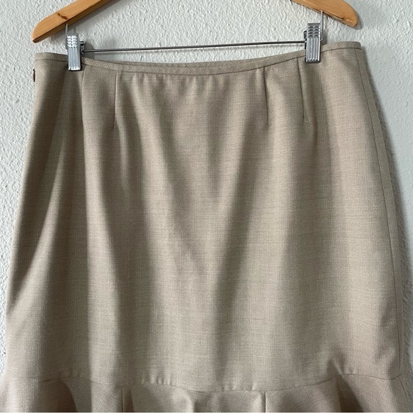Antonio Melani Pencil Skirt Women’s 14 Beige Shimmer Ruffle Side Zipper Flounce - Picture 7 of 10